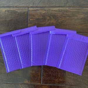 25 Pack - 4x8” Purple Bubble Mailers
